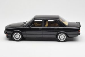 BMW M5 E28 Diamond Svart Otto 1:18 OT184 Resin — bild 3 av 6
