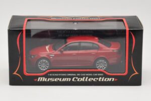 BMW M5 E60 Röd Kyosho 1:43 03503R Metall — bild 4 av 4