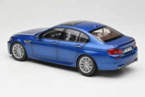 BMW M5 F10 Monte Carlo Blue Paragon 1:18 80432186352 Metall — bild 7 av 8