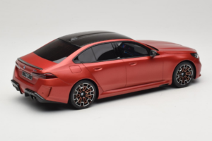 BMW M5 G90 Beach Orange GT Spirit 1:18 GT966 Resin — bild 2 av 6