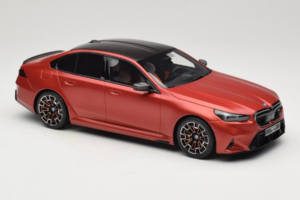 BMW M5 G90 Beach Orange GT Spirit 1:18 GT966 Resin — bild 4 av 6