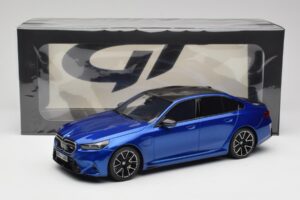 BMW M5 G90 Marina Bay Blue Metallic GT Spirit 1:18 GT507 Resin — bild 6 av 6