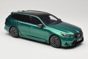 BMW M5 G99 Competition Touring Isle of Man Green GT Spirit 1:18 GT509 Resin — bild 4 av 6