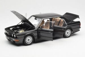 BMW M535i E28 Diamond Svart AUTOart 1:18 75162 Metall — bild 2 av 8