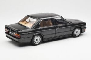 BMW M535i E28 Diamond Svart AUTOart 1:18 75162 Metall — bild 3 av 8