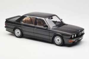 BMW M535i E28 Diamond Svart AUTOart 1:18 75162 Metall — bild 6 av 8