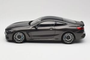 BMW M8 F92 Grey Metallic Minichamps 1:18 110029022 Metall — bild 4 av 8