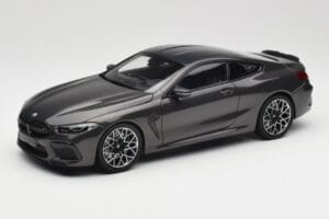 BMW M8 F92 Grey Metallic Minichamps 1:18 110029022 Metall
