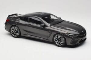 BMW M8 F92 Grey Metallic Minichamps 1:18 110029022 Metall — bild 6 av 8