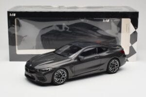 BMW M8 F92 Grey Metallic Minichamps 1:18 110029022 Metall — bild 8 av 8