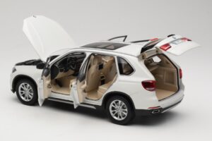 BMW X5 E70 Alpine White Paragon 1:18 PA-97073 Metall — bild 5 av 8