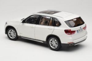 BMW X5 E70 Alpine White Paragon 1:18 PA-97073 Metall — bild 7 av 8