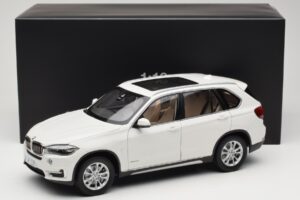 BMW X5 E70 Alpine White Paragon 1:18 PA-97073 Metall — bild 8 av 8