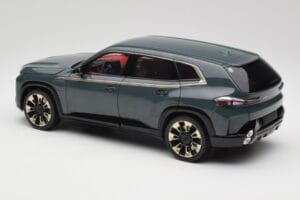 BMW XM G09 Isle of Man Green Minichamps 1:18 110023300 Metall — bild 7 av 8