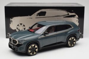 BMW XM G09 Isle of Man Green Minichamps 1:18 110023300 Metall — bild 8 av 8