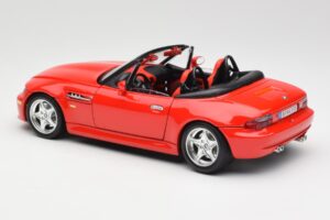 BMW Z3 E36/7 Roadster Röd Bburago 1:18 3349 Metall — bild 7 av 8
