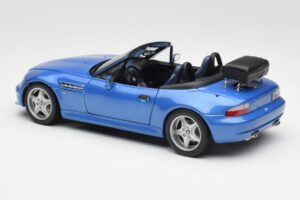 BMW Z3 M Roadster Med Bagagehållare Blå Metallic UT Models 1:18 20416 Metall — bild 7 av 8