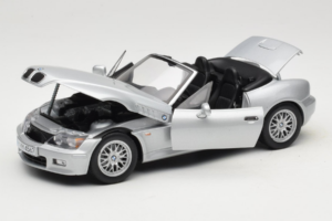 BMW Z3 Roadster 1.8 Silver Återförsäljar Edition UT Models 1:18 80439411712 Metall — bild 2 av 8