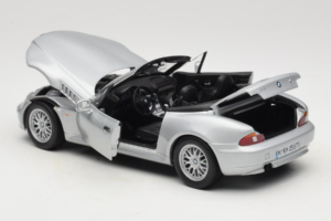 BMW Z3 Roadster 1.8 Silver Återförsäljar Edition UT Models 1:18 80439411712 Metall — bild 5 av 8