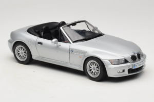 BMW Z3 Roadster 1.8 Silver Återförsäljar Edition UT Models 1:18 80439411712 Metall — bild 6 av 8