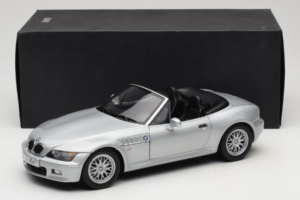 BMW Z3 Roadster 1.8 Silver Återförsäljar Edition UT Models 1:18 80439411712 Metall — bild 8 av 8
