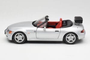 BMW Z3 Roadster Med Bagagehållare Silver UT Models 1:18 20407 Metall — bild 4 av 8