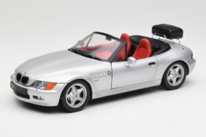 BMW Z3 Roadster Med Bagagehållare Silver UT Models 1:18 20407 Metall