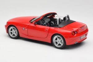 BMW Z4 E85 Roadster Röd Bburago 1:18 34046 Metall — bild 7 av 8