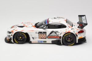 BMW Z4 E89 GT3 #888 Triple Eight Racing L. Mowle / J. Ratcliffe 24 Hours of Spa 2015 Minichamps 1:18 151152388 Metall — bild 3 av 6
