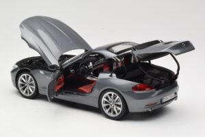 BMW Z4 E89 sDrive 35i Space Grey Metallic Kyosho 1:18 80432147085 Metall — bild 5 av 8