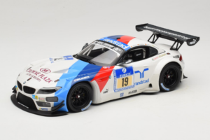 BMW Z4 GT3 #19 Team Schubert J. Muller / D. Muller ADAC 24 Hours Nurburgring 2013 Minichamps 1:18 151132319 Metall