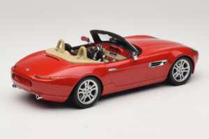 BMW Z8 Röd Minichamps 1:18 155024230 Metall — bild 2 av 6