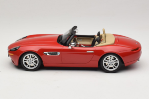 BMW Z8 Röd Minichamps 1:18 155024230 Metall — bild 3 av 6
