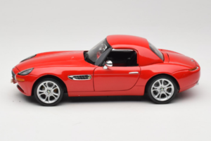 BMW Z8 Röd Kyosho 1:18 80439411730 Metall — bild 5 av 9