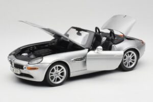 BMW Z8 E52 Titanium Silver Maisto 1:18 536896 Metall — bild 2 av 8
