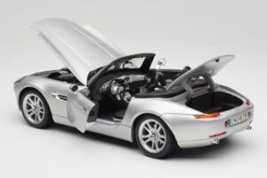 BMW Z8 E52 Titanium Silver Maisto 1:18 536896 Metall — bild 5 av 8