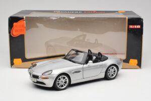 BMW Z8 E52 Titanium Silver Maisto 1:18 536896 Metall — bild 8 av 8