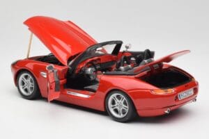 BMW Z8 E52 Röd Metallic Bburago 1:18 18-12032 Metall — bild 5 av 8
