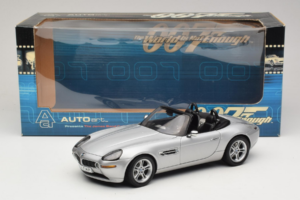 BMW Z8 Silver 007 The World Is Not Enough AUTOart 1:18 70511 Metall — bild 8 av 8