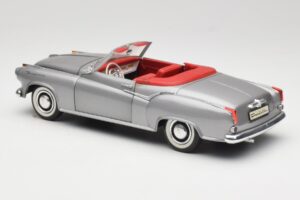 Borgward Isabella Cabriolet Silver Revell 1:18 8411 Metall — bild 7 av 8