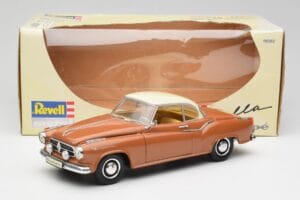 Borgward Isabella Coupe Brons Vit Revell 1:18 08982 Metall — bild 5 av 8