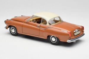 Borgward Isabella Coupe Brons Vit Revell 1:18 08982 Metall — bild 7 av 8