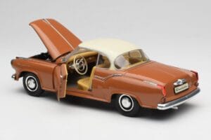 Borgward Isabella Coupe Brons Vit Revell 1:18 08982 Metall — bild 8 av 8