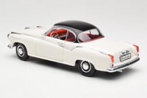 Borgward Isabella Coupe Vit Revell 1:18 08982-W1 Metall — bild 7 av 8