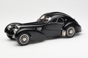Bugatti 57SC Atlantic Svart CMC 1:18 M-085 Metall