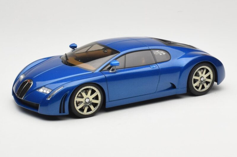 Bugatti EB 18.3 Chiron Blå AUTOart 1:18 70911 Metall