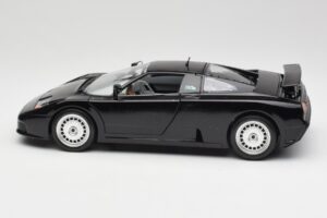 Bugatti EB110 Svart Bburago 1:18 3055 Metall — bild 4 av 8