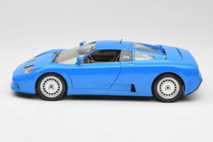 Bugatti EB110 Blå Bburago 1:18 3035 Metall — bild 4 av 8