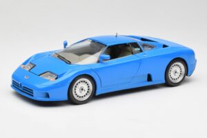 Bugatti EB110 Blå Bburago 1:18 3035 Metall