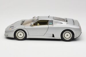 Bugatti EB110 Silver Bburago 1:18 3035-S Metall — bild 4 av 8